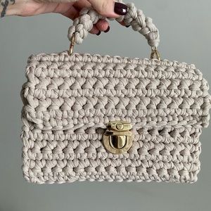 Gorgeous crochet bag